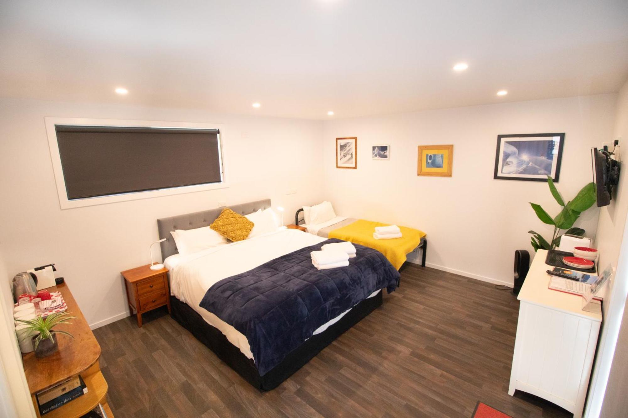 Classy Cabin - In Town - Spa Pool ควีนส์ทาวน์ ภายนอก รูปภาพ
